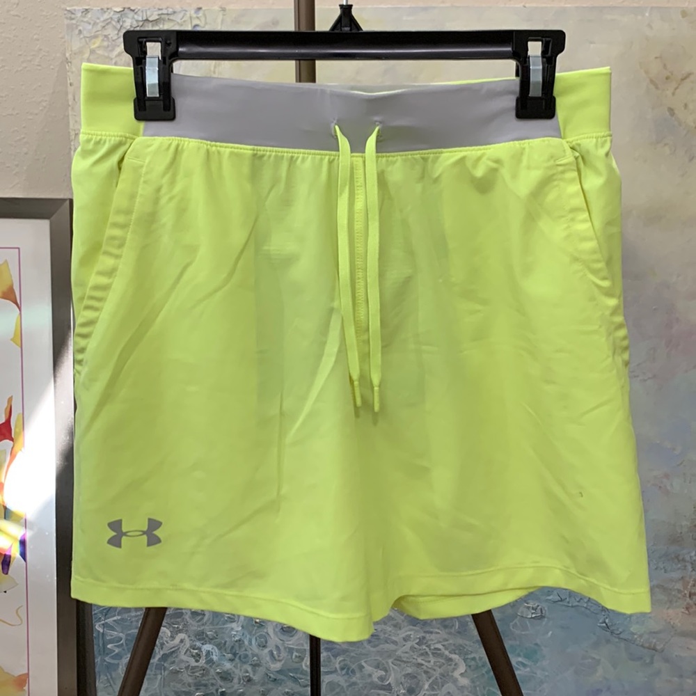 Neon yellow under armour heat gear speed pocket size medium running shorts